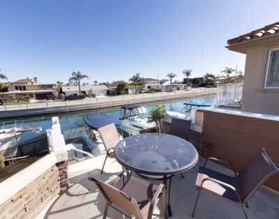 🏠🏡🏠 BEACH FRONT HUNTINGTON BEACH 3 Bedrooms – 2 Bathrooms